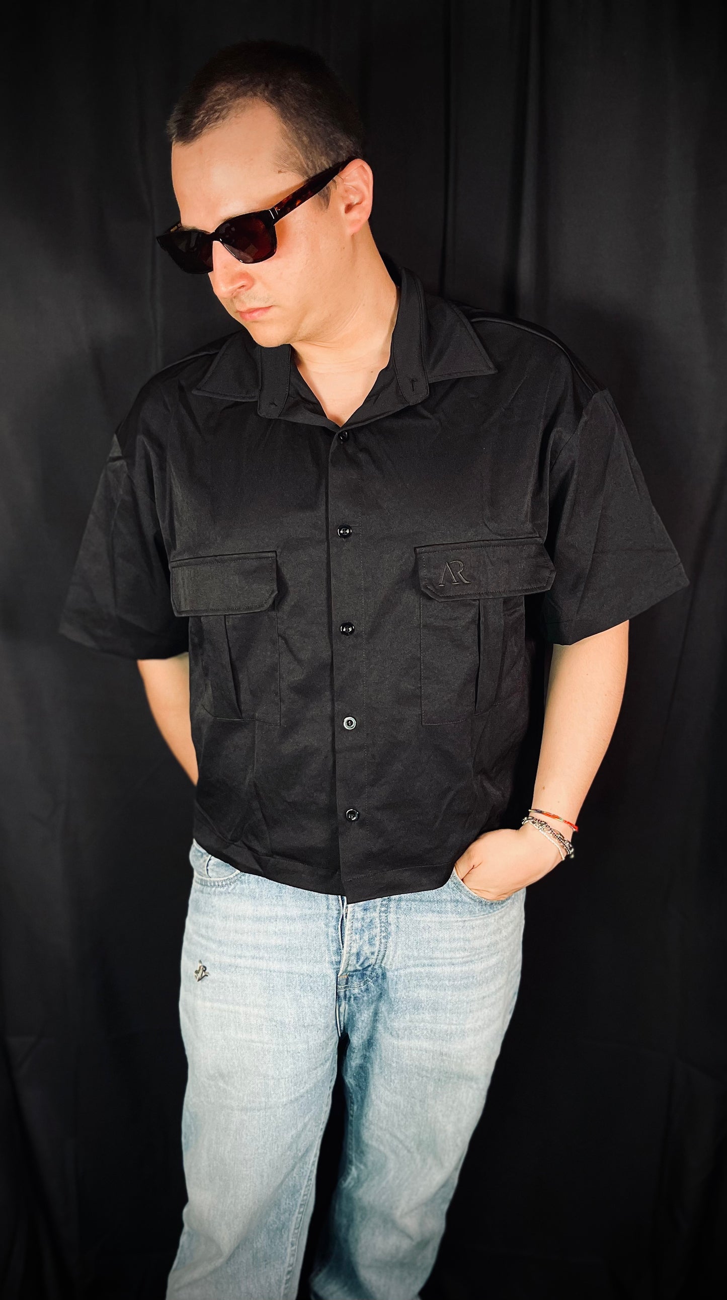 AR CROP BLACK SHIRT