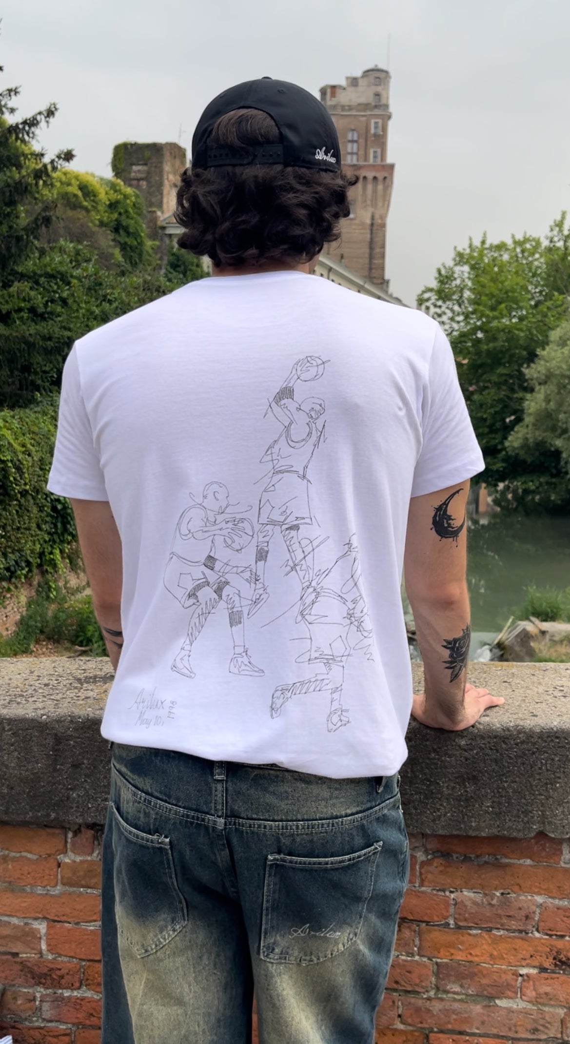 AR JORDAN SKETCH TEE